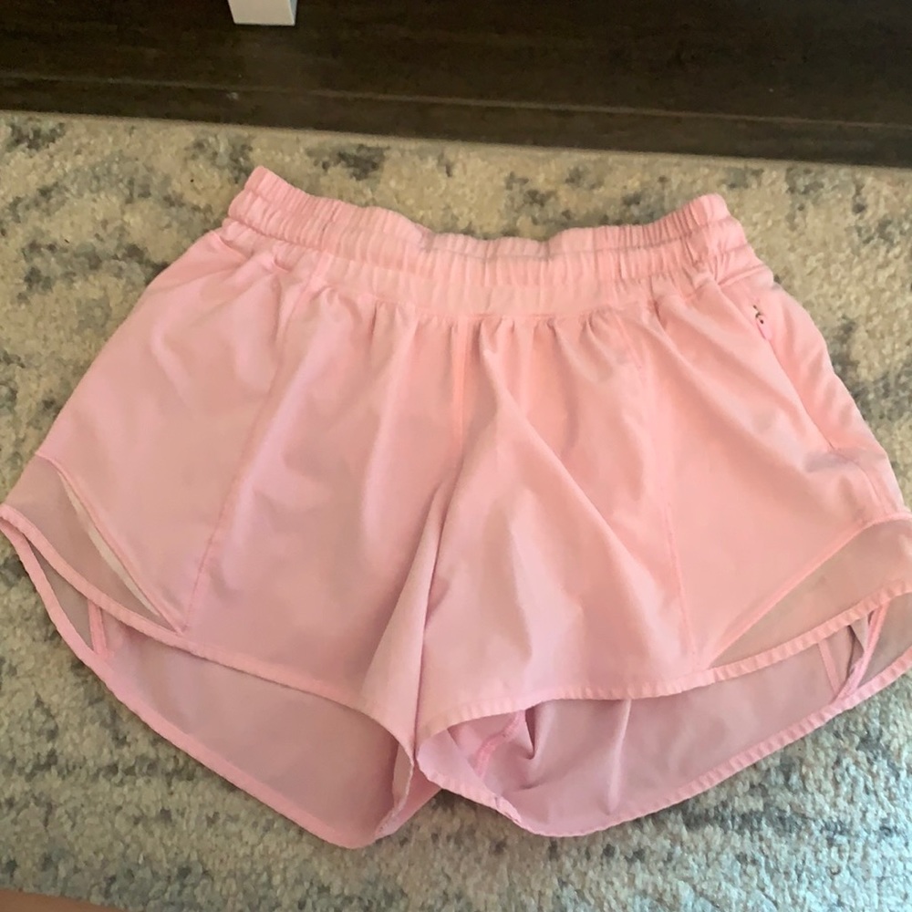 Lululemon 4” Hotty hot short, rare color!